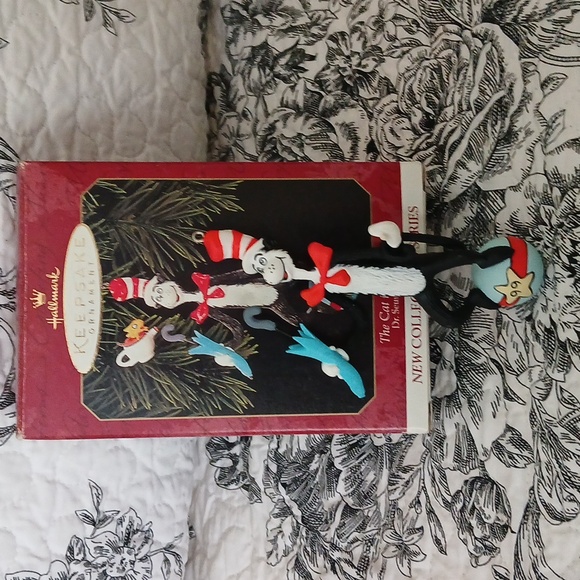 LAST CHANCE! 1999 The Cat in the Hat Ornament - Picture 1 of 8